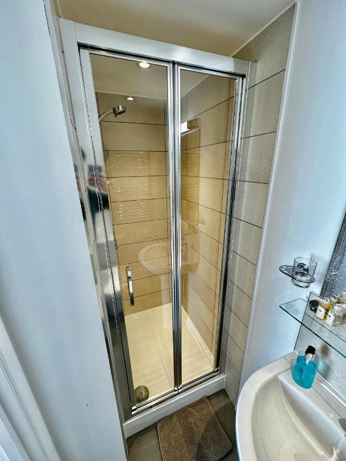 Andorra Guest Accommodation Hove Buitenkant foto
